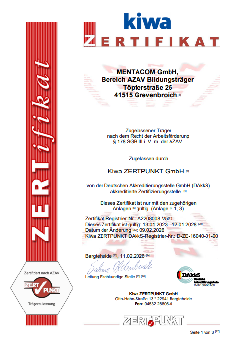 Ein Mann überzeugt ein Paar in einem Büro